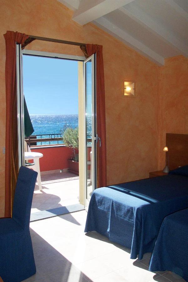 Acqua Di Mare Bed & Breakfast Bordighera Exterior photo